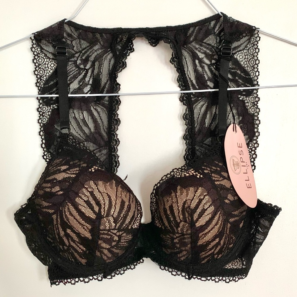Black Ellipse light padded bra 32 B and matching panties size M.